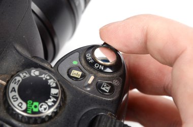 Beyaz arka plan üzerinde siyah bir slr