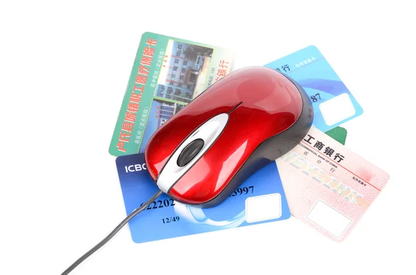 Mysz komputerowa i karta kredytowa — Zdjęcie stockowe