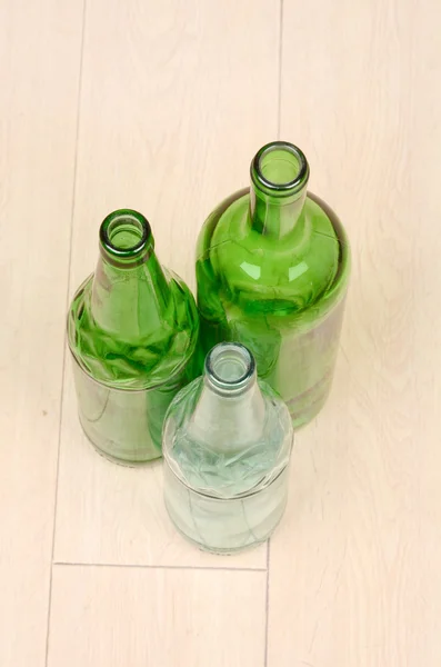 Weinflasche auf dem Boden — Stockfoto