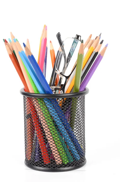 Színes ceruzák és hegyező — Stock Fotó