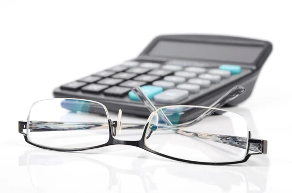 Calculatrice et lunettes — Photo