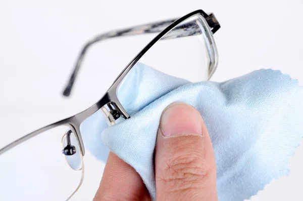 Nettoyage des lunettes Images De Stock Libres De Droits