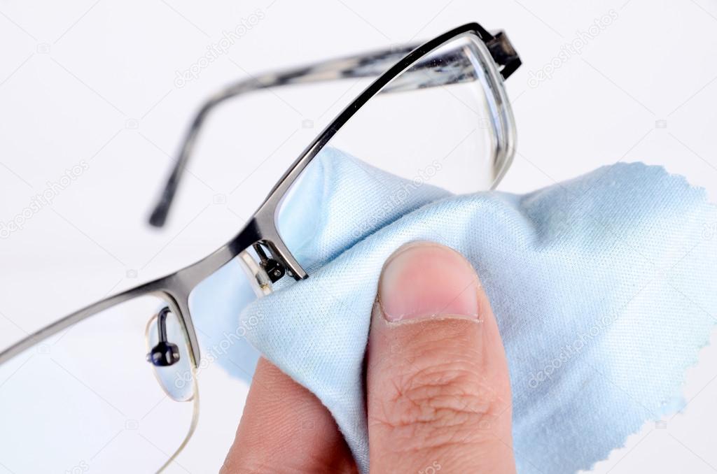 Cleaning glasses
