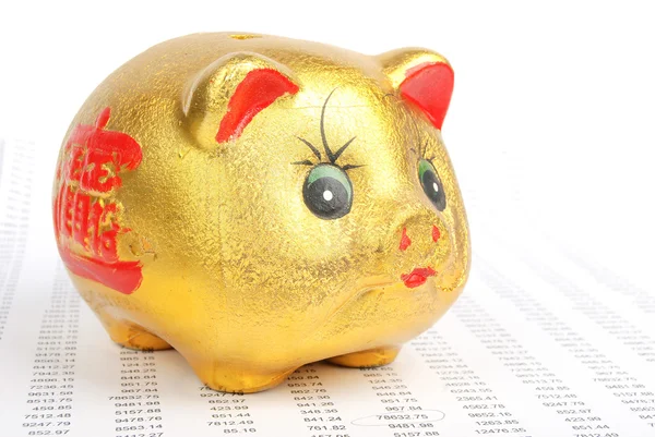 Dane finansowe i piggy bank — Zdjęcie stockowe