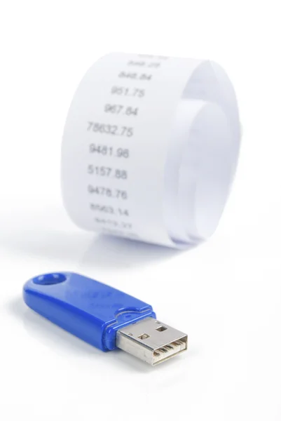 Disco flash USB e recibo — Fotografia de Stock