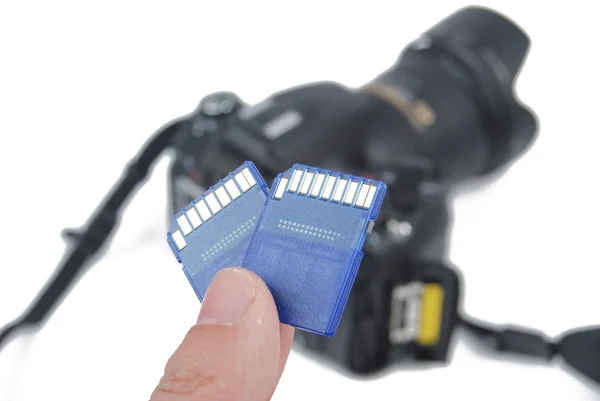 SD-kaart en digitale camera — Stockfoto