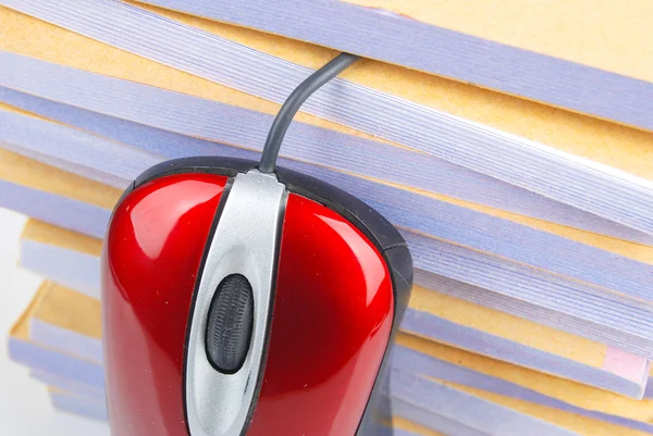 Computer mouse and document — Stock Photo, Image