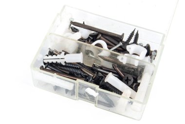 Beyaz arkaplanda çiviler