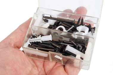 Beyaz arkaplanda çiviler