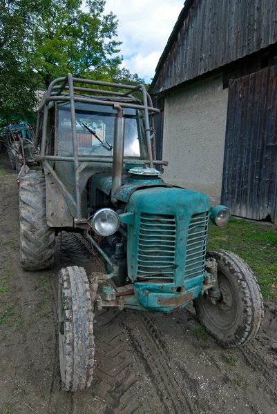 Starý traktor — Stock fotografie