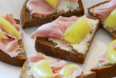 jambon ve biber ekmek