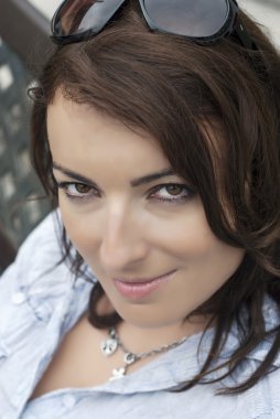 güzel esmer ararken