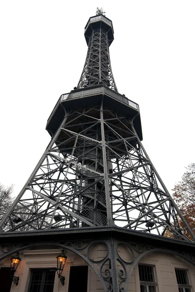 Нафтова вежа в Празі — стокове фото