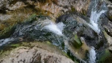 akan su ile şelale cascades