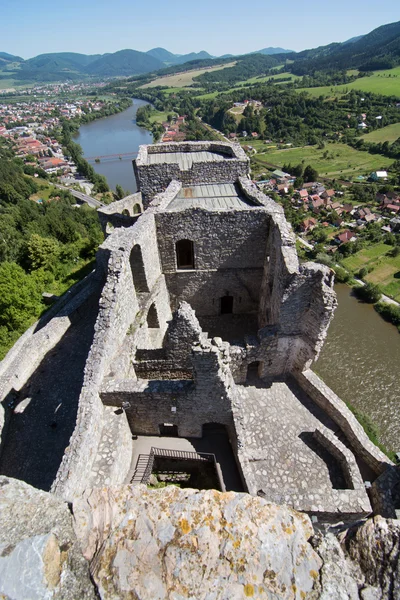 Strecno 城堡，斯洛伐克的废墟 — 图库照片