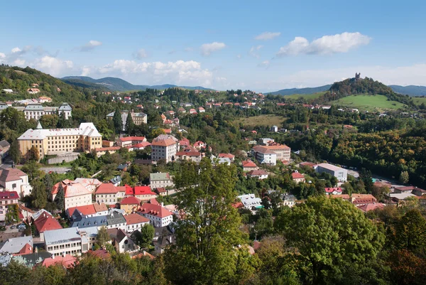 Banská Štiavnica városa - történelmi központjában, a Kálvária-hegyről — Stock Fotó