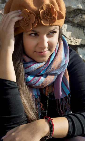 Young brunette in autumn outfit — Stock Photo, Image