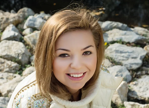 Portrait of a beautiful teenage girl — Stock Photo, Image