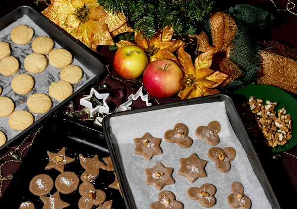 Gingerbread Noel kurabiye pişirme için hazır — Stok fotoğraf