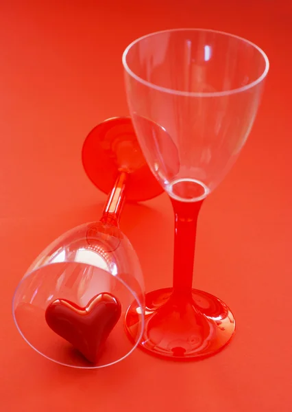 Two glasses with valentine heart — Stock Photo, Image