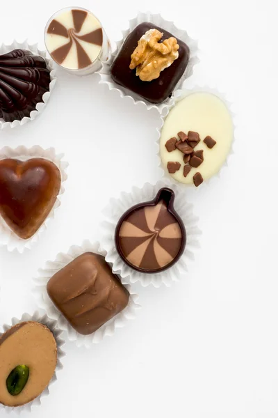 Σοκολατάκια σε σχήμα καρδιά μισή — Φωτογραφία Αρχείου