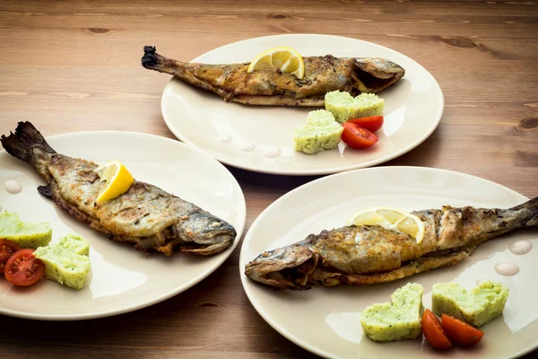 Delizioso pesce alla griglia — Foto Stock