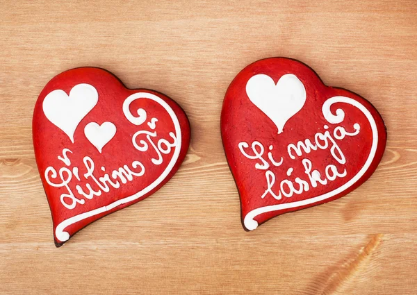 Two gingerbread love hearts — Stock Photo, Image