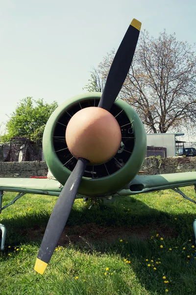 Un avión de hélice de motor —  Fotos de Stock