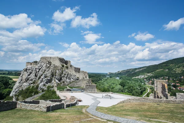 Słynny Zamek devin w pobliżu bratislava — Zdjęcie stockowe