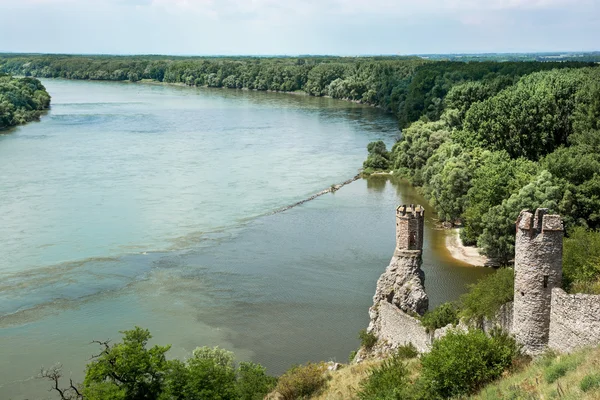 Maiden tower of Devin castle and confluence of the Danube with M — Stock Photo, Image