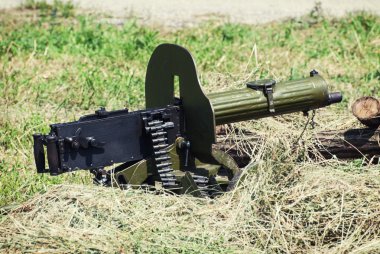 tarihsel dolu makineli silah 