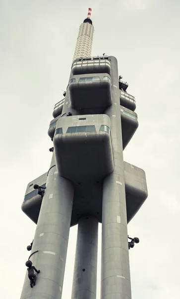 Zizkov TV-tårn i Praha – stockfoto