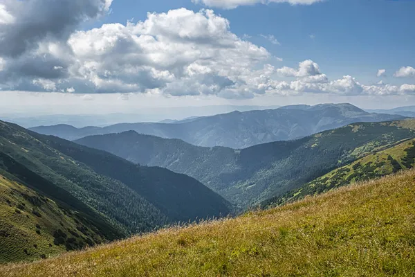 低タトラ山脈の風景 スロバキア共和国 ハイキングのテーマ 四季折々の自然 — ストック写真