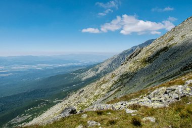 Slavkovsky tepesine, High Tatras 'a, Slovak cumhuriyetine yürüyüş. Yürüyüş teması.