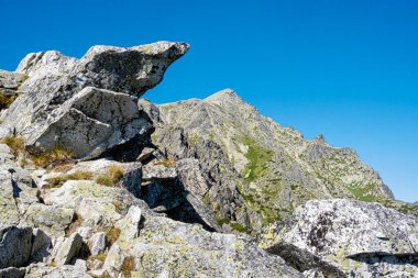 Slavkovsky tepesine, High Tatras 'a, Slovak cumhuriyetine yürüyüş. Yürüyüş teması.