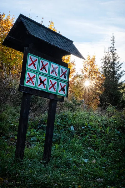 Signo Restricción Naturaleza Alta Montaña Tatras República Eslovaca Tema Senderismo — Foto de Stock