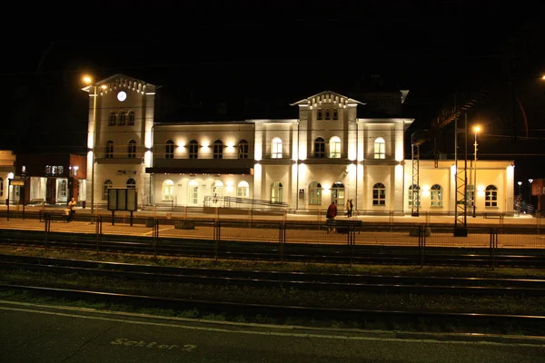 Träna i station — Stockfoto