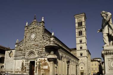 prato katedral Meydanı görme