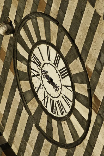 นาฬิกาของระฆังหอหินอ่อน — ภาพถ่ายสต็อก