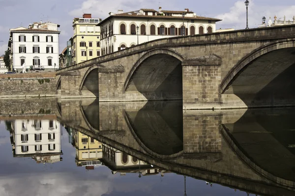 Vista del puente Ponte allá carraia desde Oltrarno —  Fotos de Stock