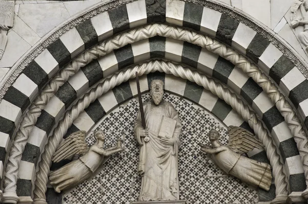 Escultura decoração de mármore da catedral de San Zeno — Fotografia de Stock