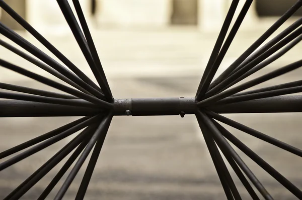 Sculptuur van arnoldo pomodoro, detail — Stockfoto