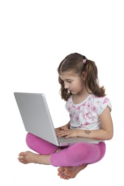 kucağında laptop
