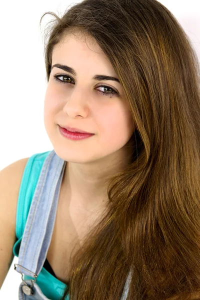 Retrato de linda adolescente sonriendo aislada — Foto de Stock