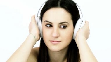 güzel kadın müzik dinleme