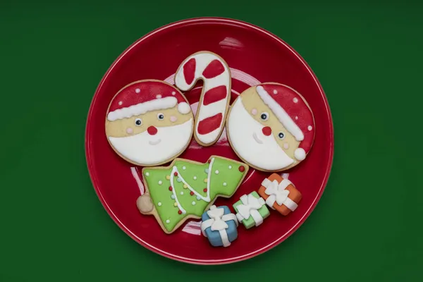 Tema Navidad Galletas Recubiertas Azúcar Plato Rojo Brillante — Foto de Stock