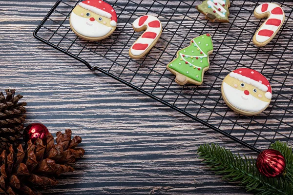 Sušenky Potažené Cukrem Vánoční Téma Sušenky Stojanu Pečení Vánoční Ozdobou — Stock fotografie