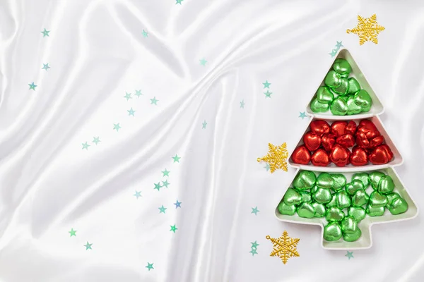 Dulces Chocolate Láminas Rojas Verdes Plato Forma Árbol Navidad Con — Foto de Stock