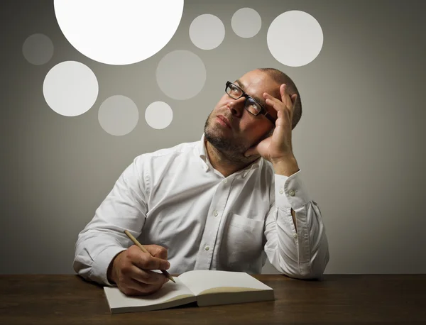 Creador. Hombre en burbujas blancas y grises . — Foto de Stock