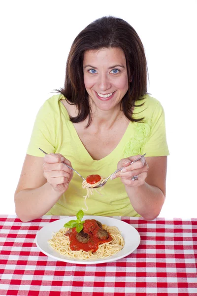 Hübsche Frau beim Essen — Stockfoto